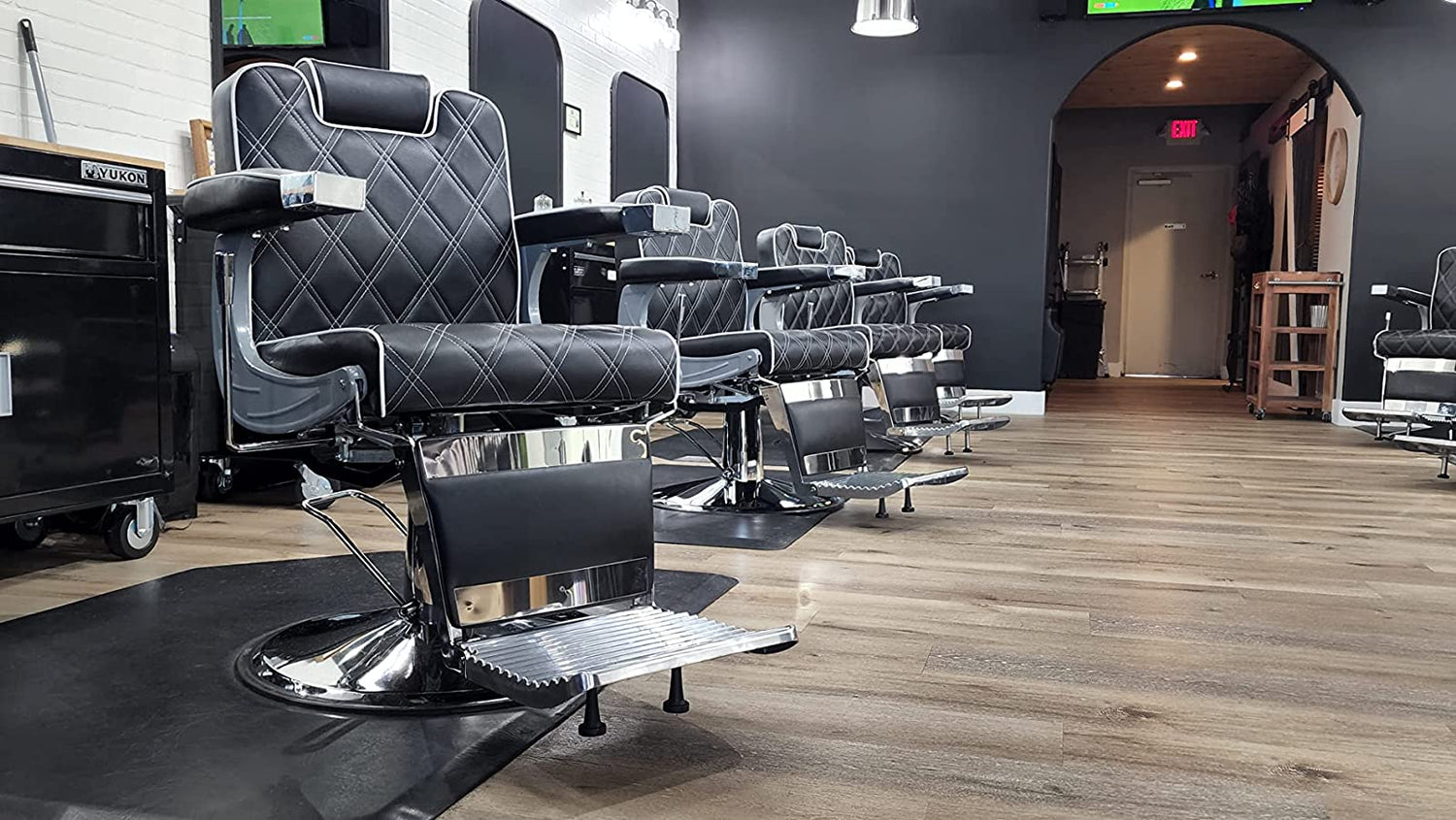 Spring Refresh: Upgrade Your Barbershop for the New Season! 🌸💈