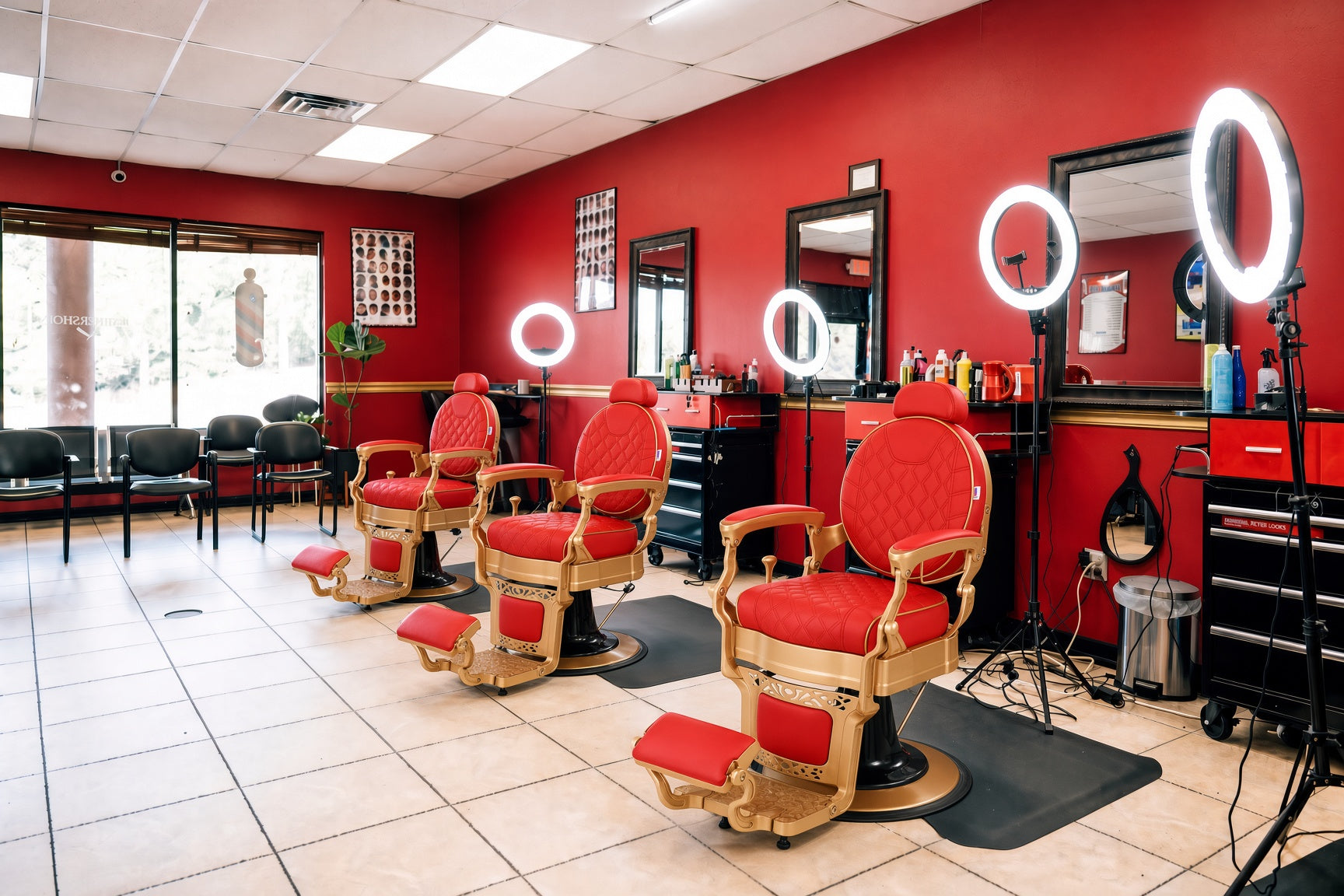 #5197 Vintage Hydraulic Barber Chair – 450 lb Capacity, 360° Swivel & 135° Recline Victory Red / Metallic Gold
