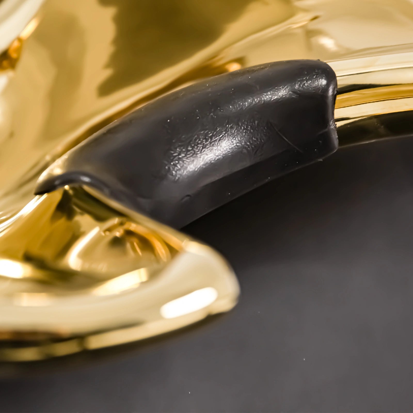 #1632 Shampoo Chair with Adjustable Neck Rest