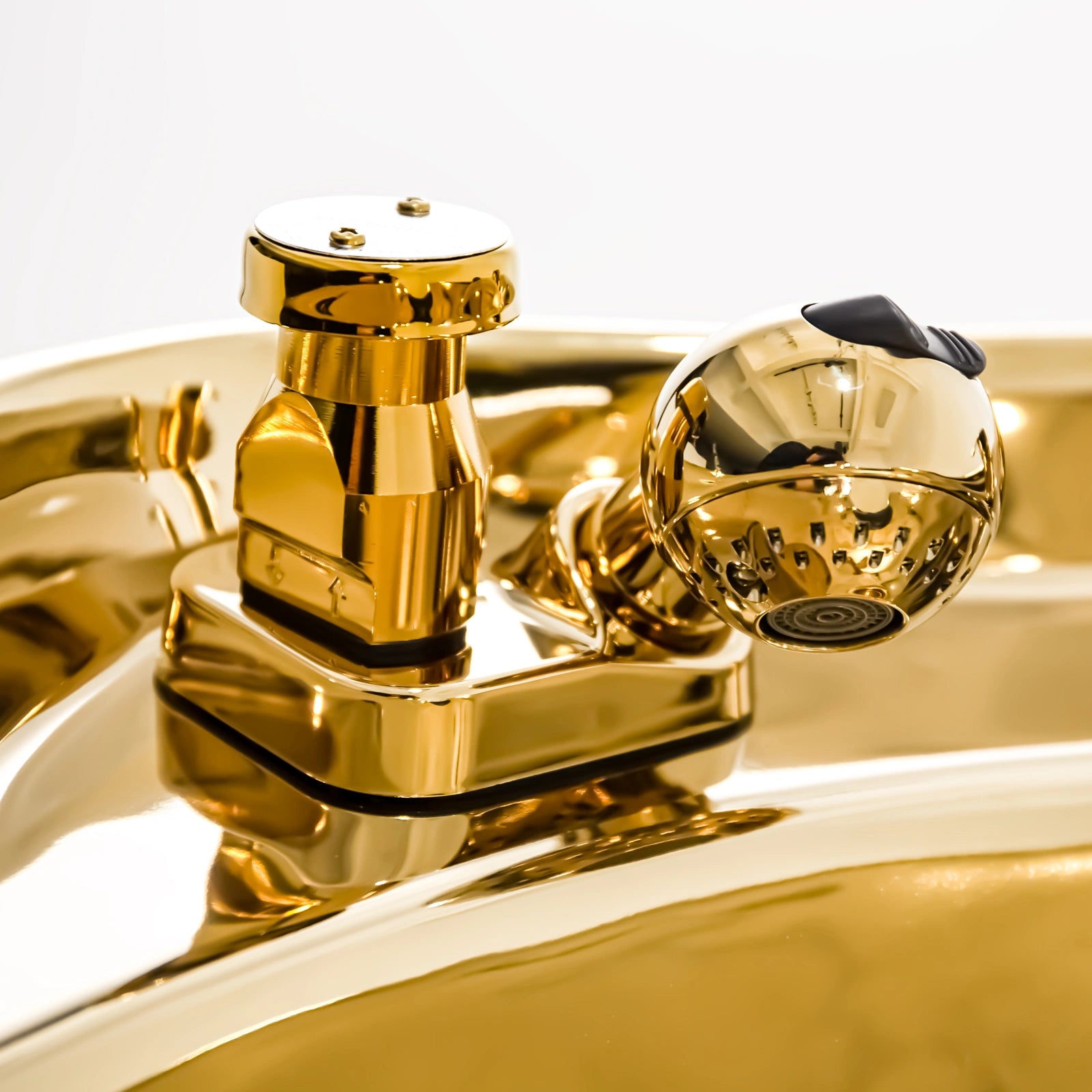 #1632 Shampoo Chair with Adjustable Neck Rest